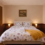 Yasou - Spacious Cozy By The Sea Apartment *