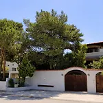 Yasou - Spacious Cozy By The Sea Appartamento