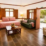 Yasou - Spacious Cozy By The Sea Appartamento Loutráki