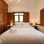 Yasou - Spacious Cozy By The Sea דירה לוטראקי