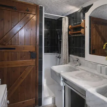 Yasou - Spacious Cozy By The Sea Appartement *
