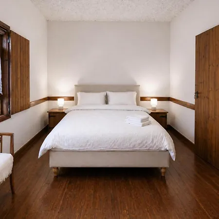 Yasou - Spacious Cozy By The Sea Λουτράκι