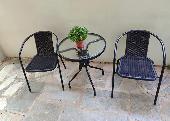 Yasou House - Spacious Family Apartment By The Sea, Loutraki * Loutráki