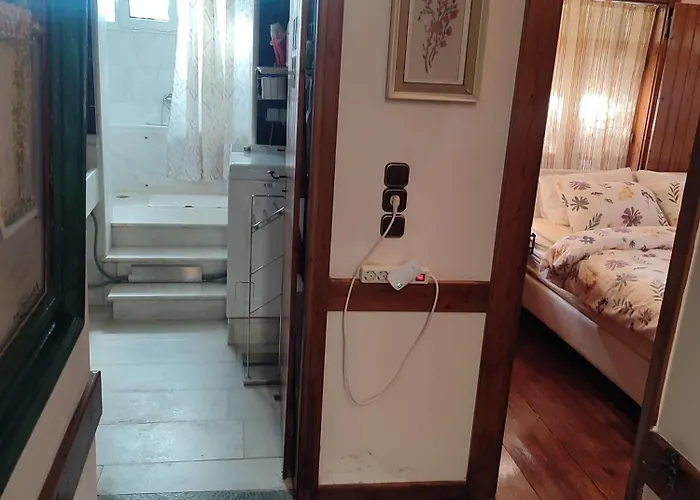 Yasou House - Spacious Family Apartment By The Sea, Loutraki *