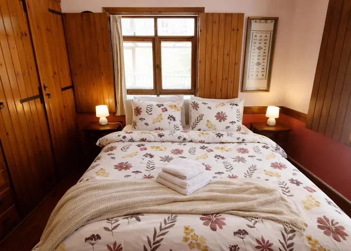 Yasou - Spacious Family By The Sea Apartment