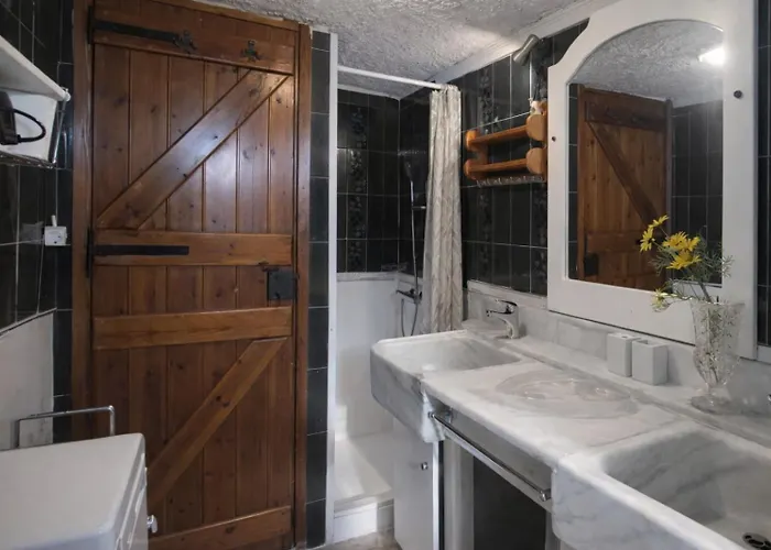 Yasou - Spacious Family By The Sea Apartment *